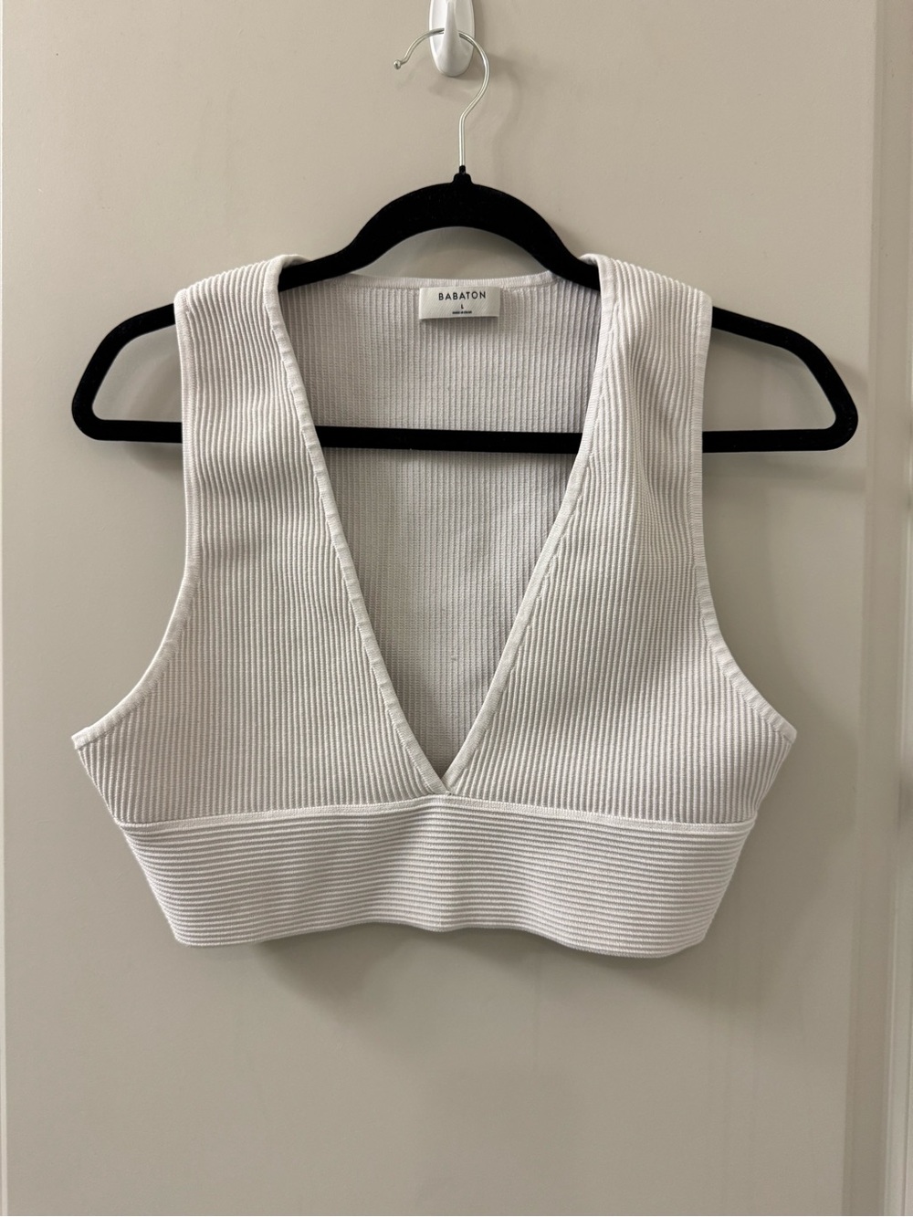 Aritzia Babaton Carlotta Deep V Neck Cropped Tank Top Racerback Stretch Large